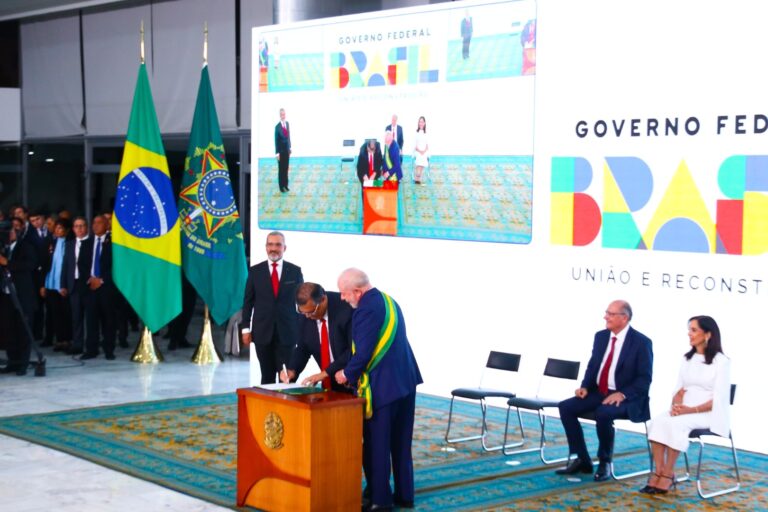 A Importância do Registro de Armas: Segurança, Responsabilidade e Legislação 1 A Importância do Registro de Armas: Segurança, Responsabilidade e Legislação