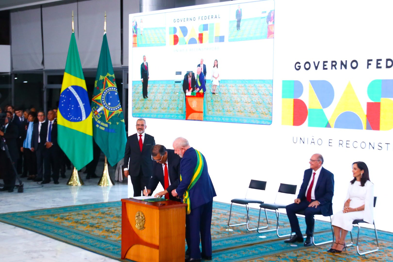 A Importância do Registro de Armas: Segurança, Responsabilidade e Legislação 1 A Importância do Registro de Armas