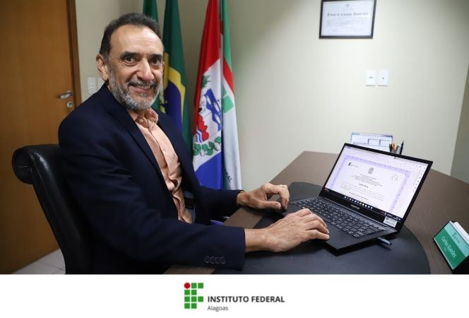 A Importância dos Cursos com Diploma na Valorização Profissional