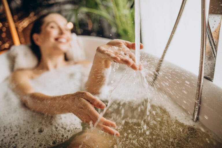 Como Tomar um Banho Relaxante? 1 banheira banho